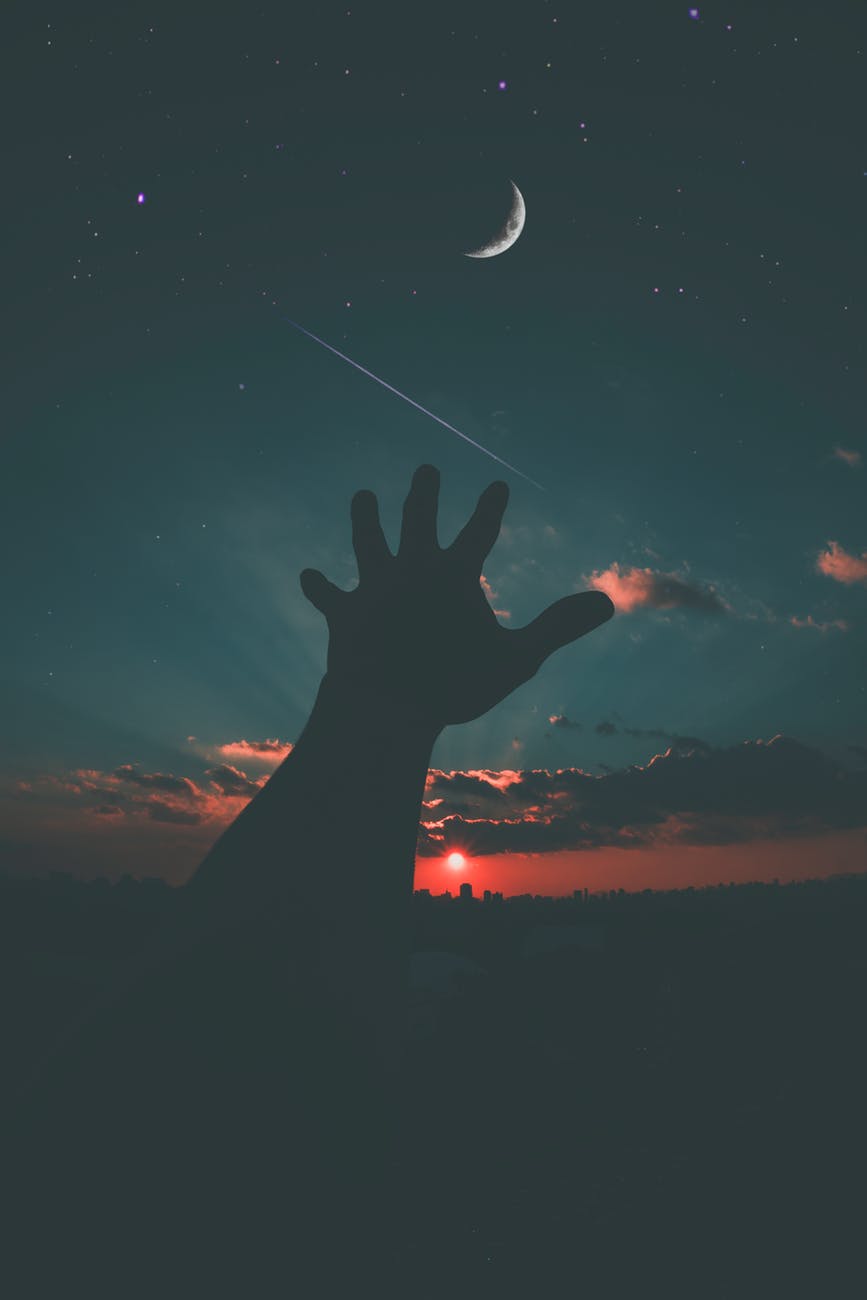 moon-hand